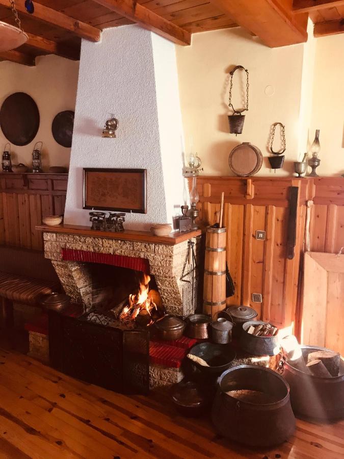 9Mouses Chasiotis Guest House Ampelakia Экстерьер фото